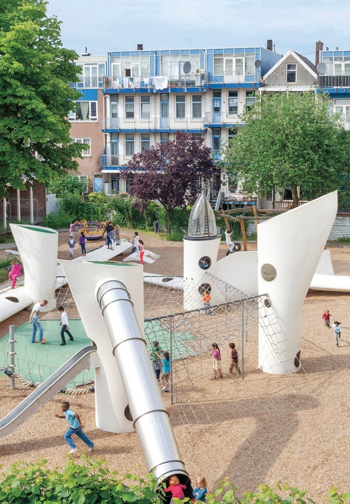 Auf dem Wikado Spielplatz in Rotterdam bekommen Windräder ein zweites Leben - Foto: Denis Guzzo